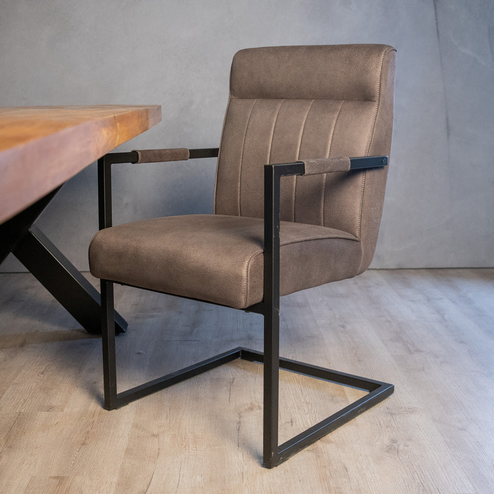 ALLE_STOELEN_LOS-107_3c4a225d-4df3-4518-90b7-20844c0f497a